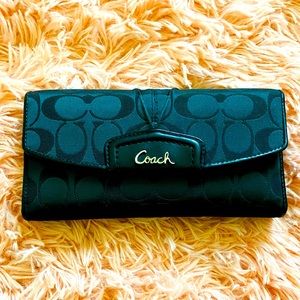 **SOLD** Coach Designer Women’s Wallet